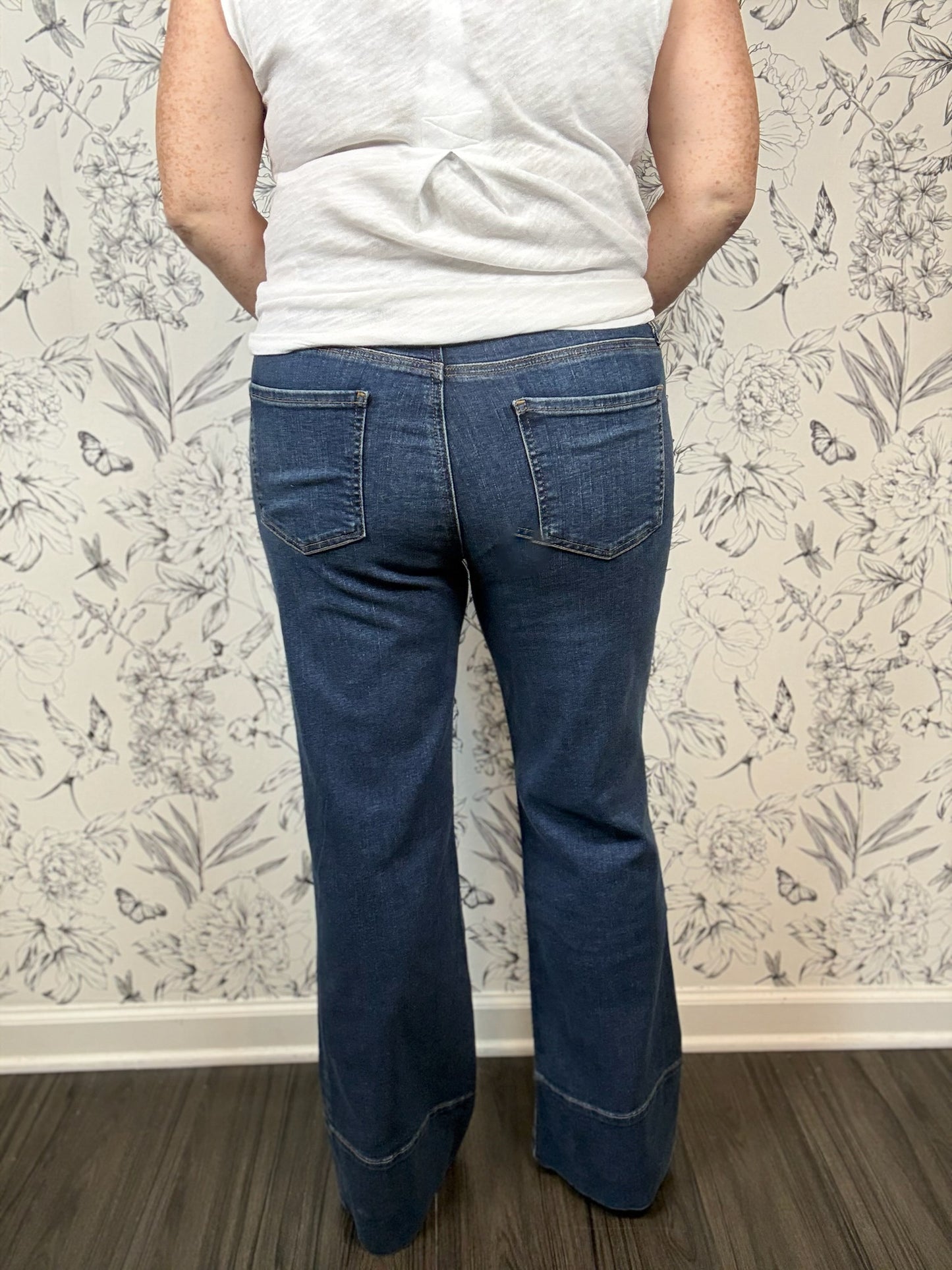 Kelsey Front Seam Wide Hem
