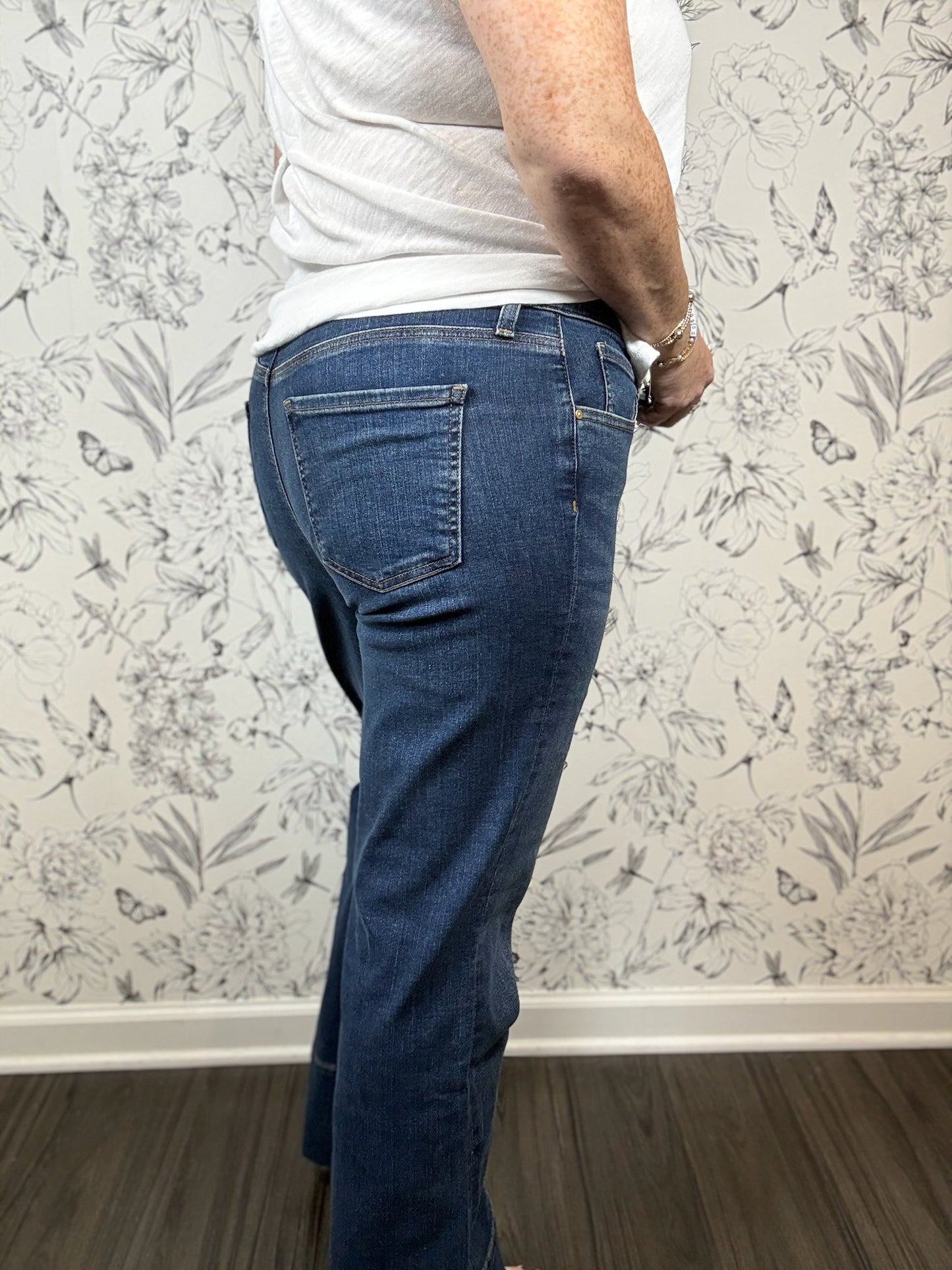 Kelsey Front Seam Wide Hem