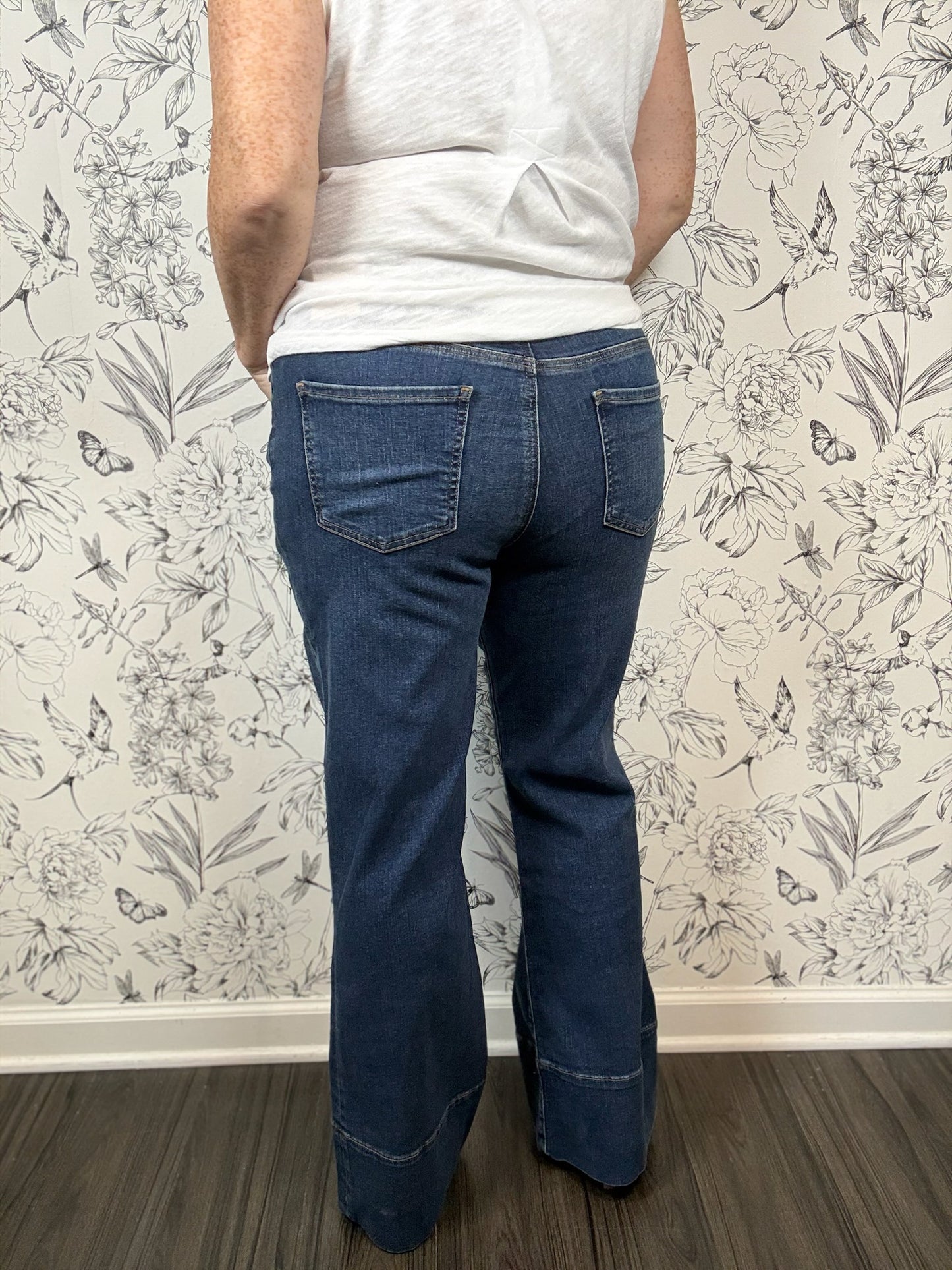 Kelsey Front Seam Wide Hem
