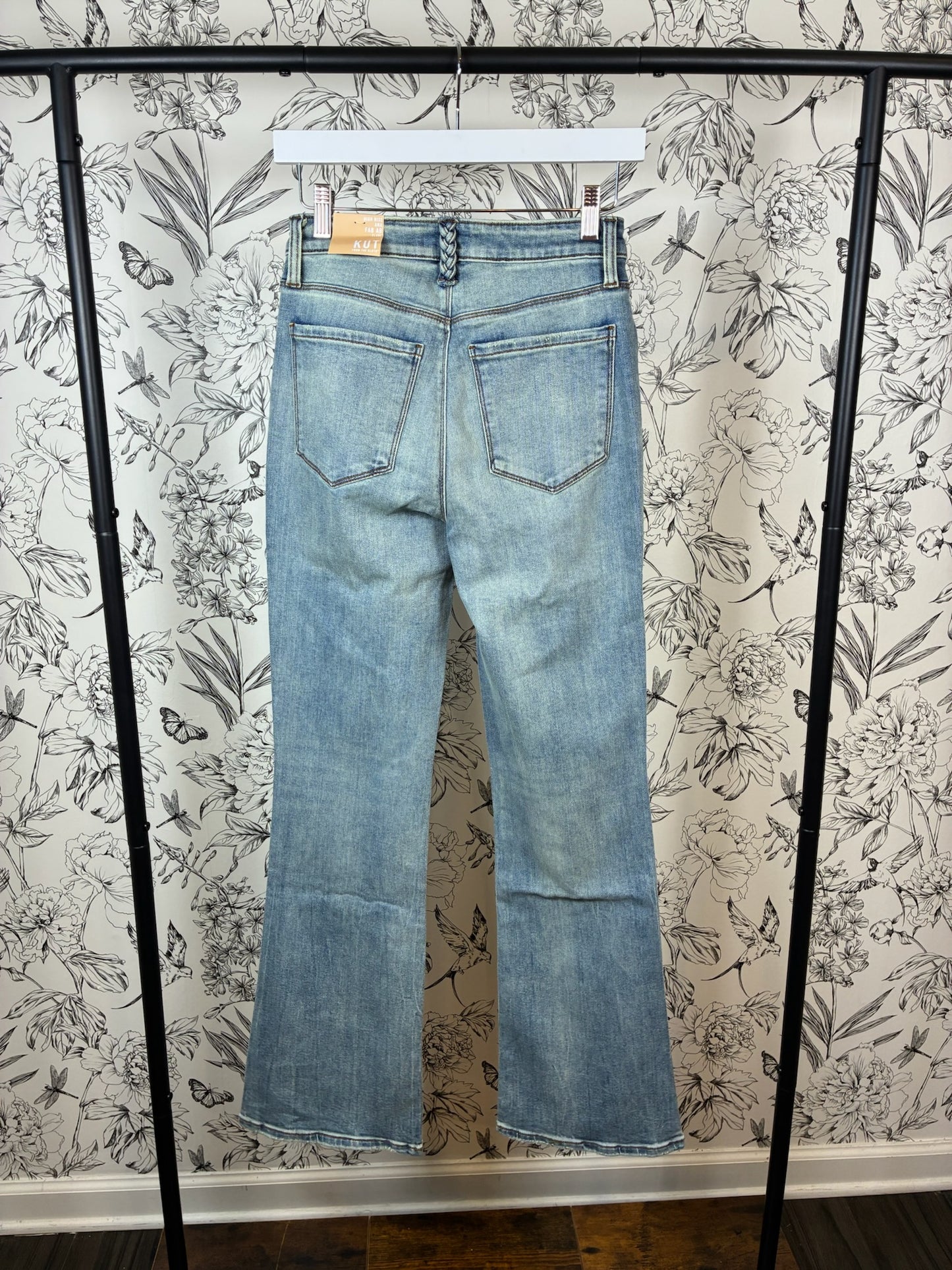 Ana Confidence Wash - Best & Co. Boutique