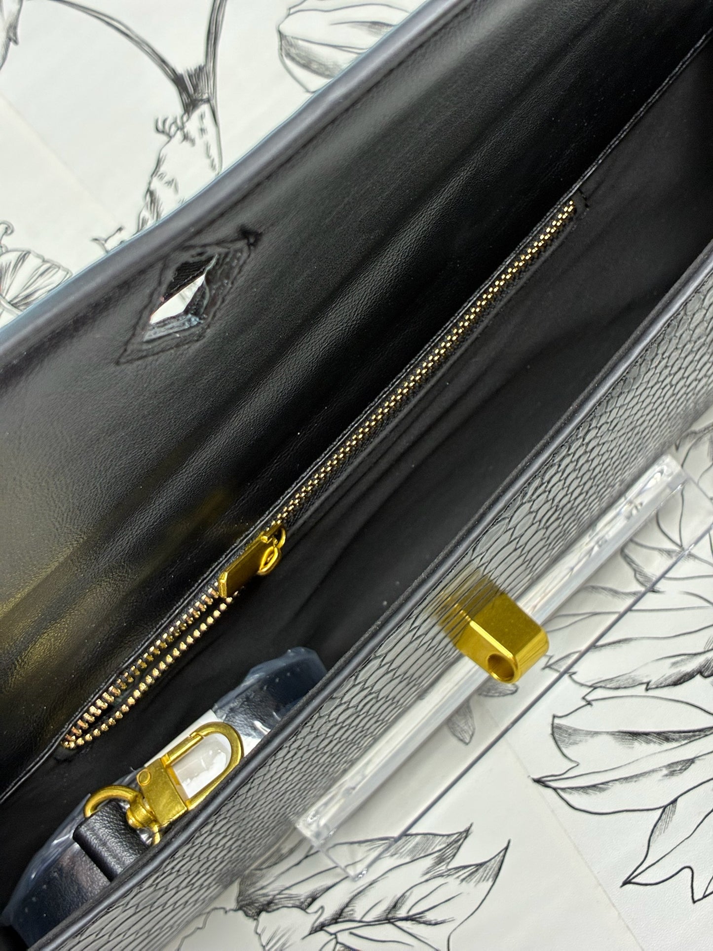 Black Snake Clutch - Best & Co. Boutique