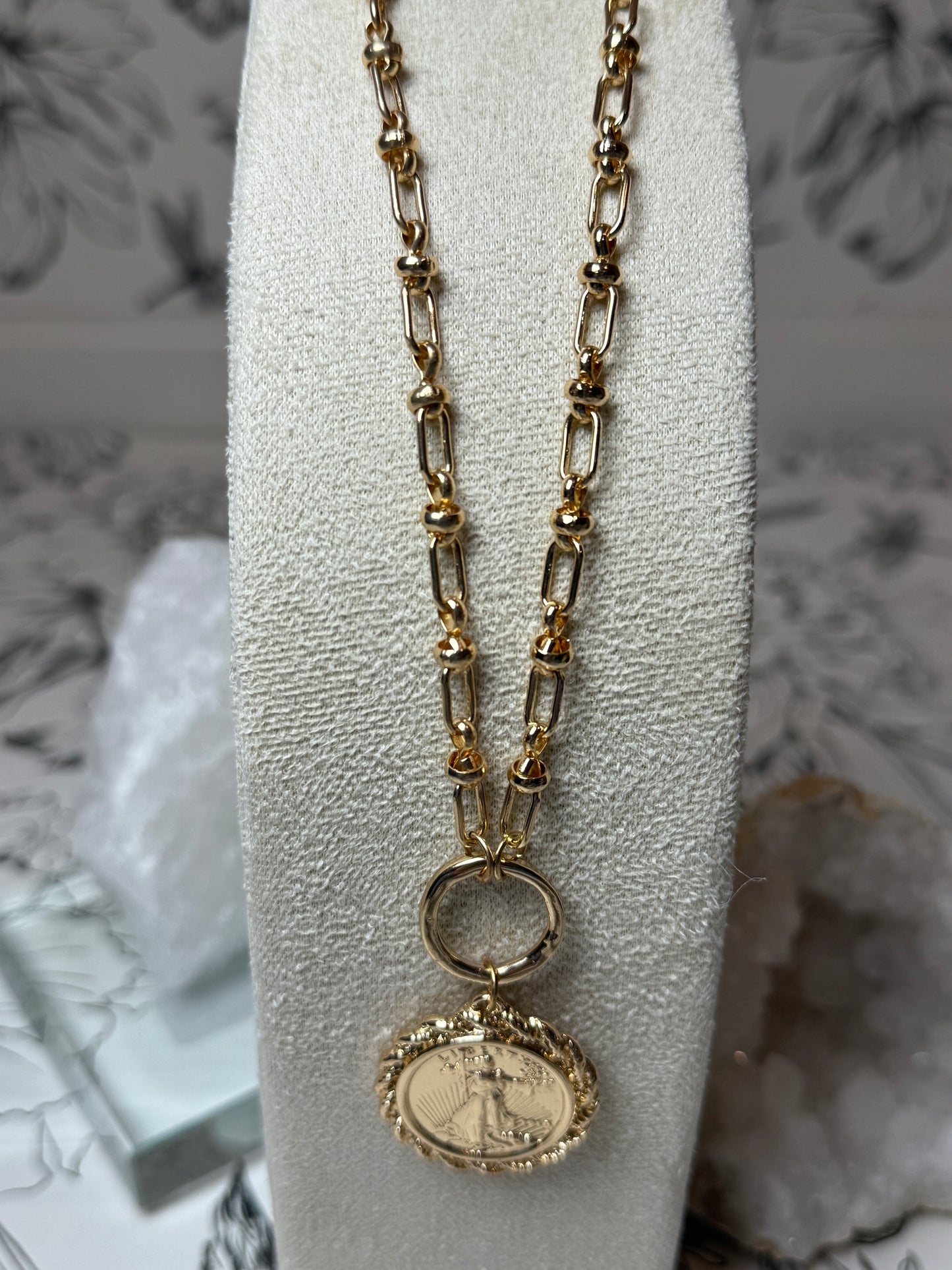 Simmons Pendant Necklace