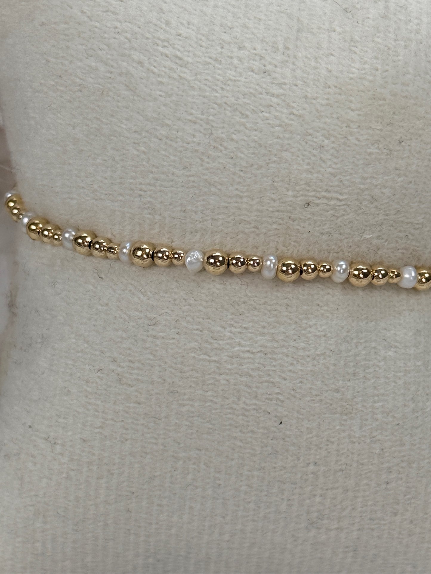 Jolie | Gold/Pearl 7"