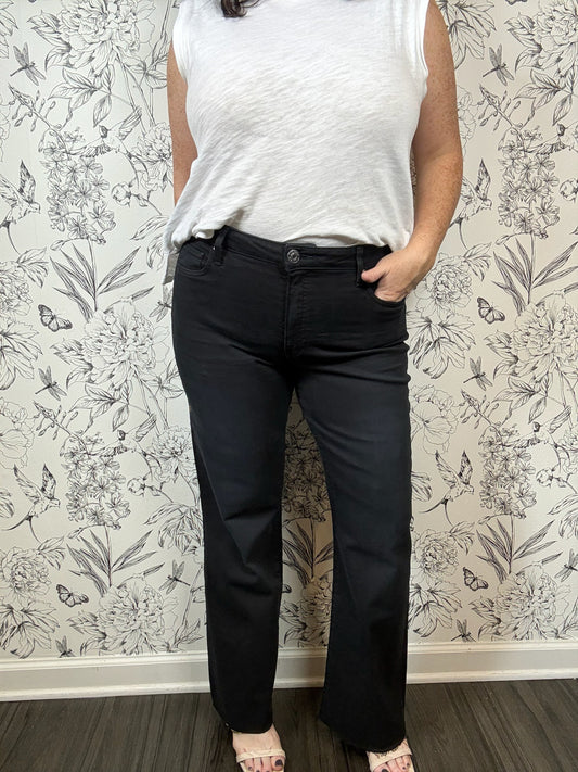 Kelsey kut from the kloth washed black