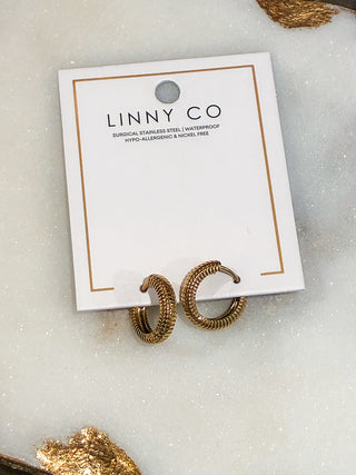 Ribbed Huggie Earrings | Gold