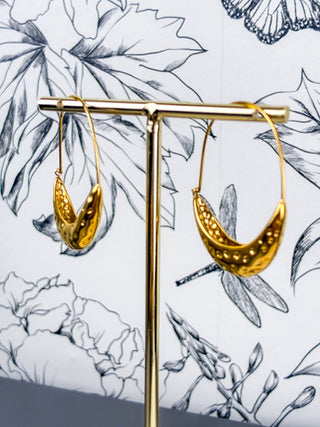 Gold Hammered Crescent Hoop | 18K Gold