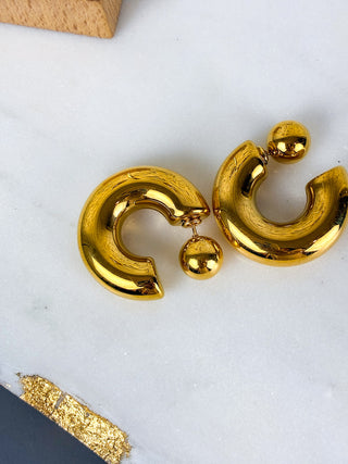 Daisy Chunky Bubble Hoop with Ball, Thick Crcle Bubble Hoop with Ball Clasp, 18K gold, Mila & Stevie