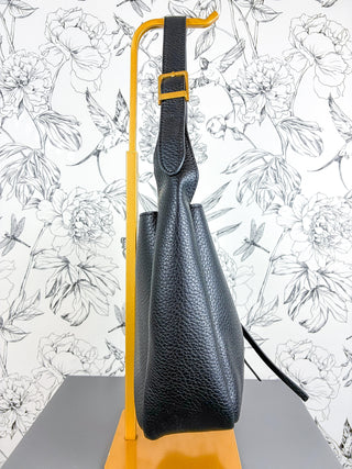 Noa Pebbled Hobo | Black