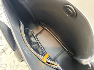 Noa Pebbled Hobo | Black