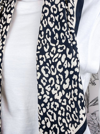 Triangle Scarf | Blk/Wht Leopard