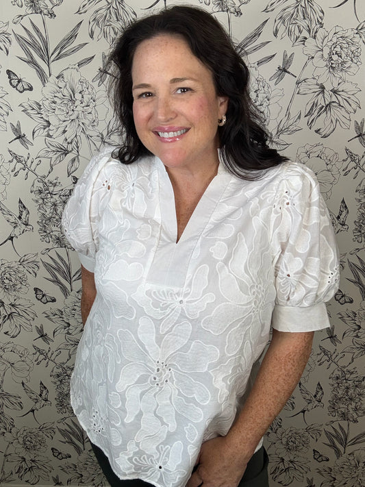white embroidery top ENTRO