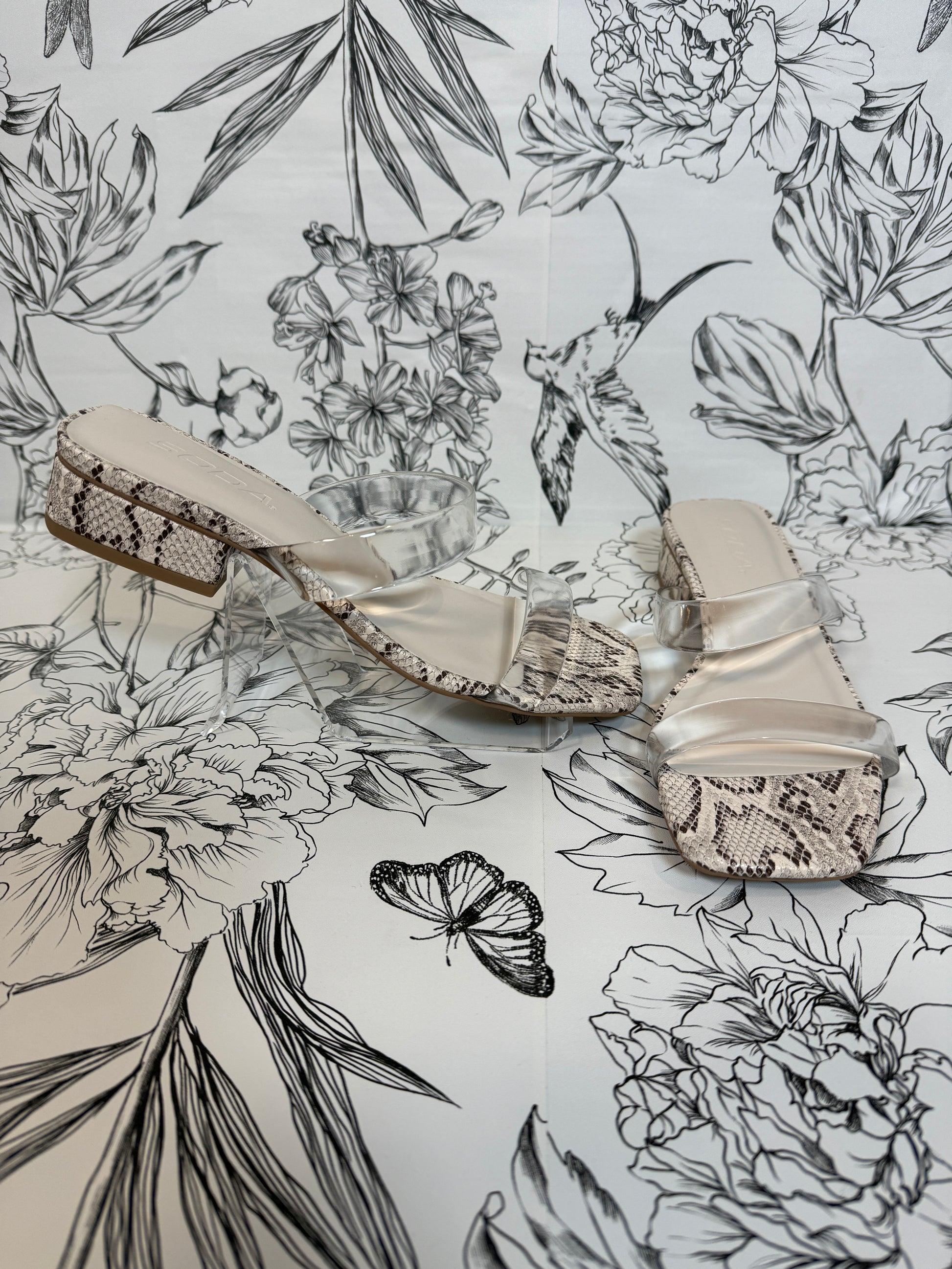 Lucy Acrylic Snake Slide - Best & Co. Boutique