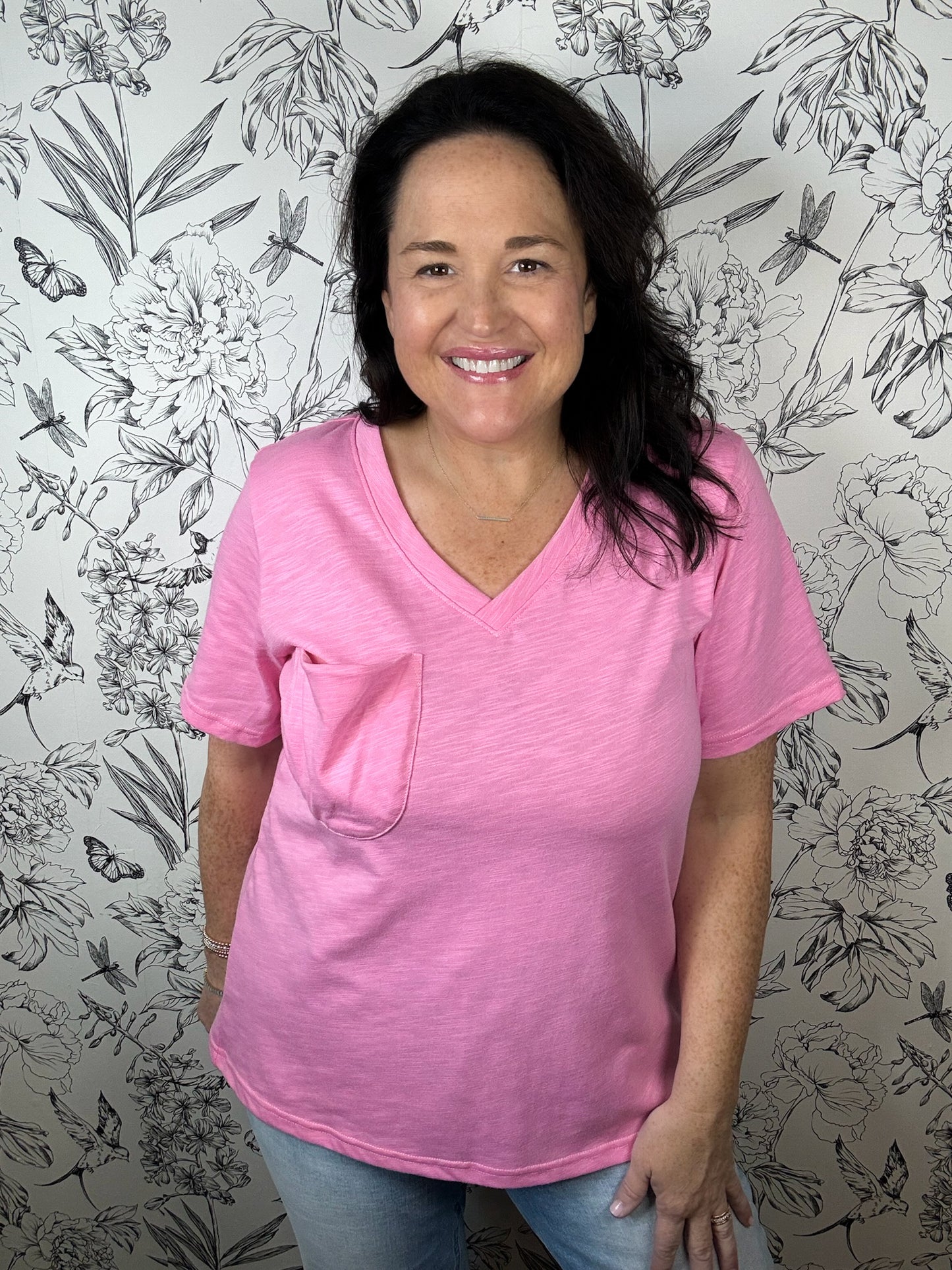 light pink pocket Vneck Tee ENTRO