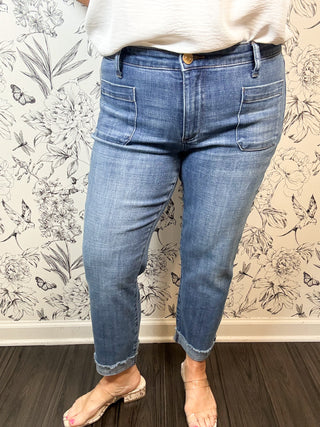 Amy Crop Straight Leg Jeans | Light Wash