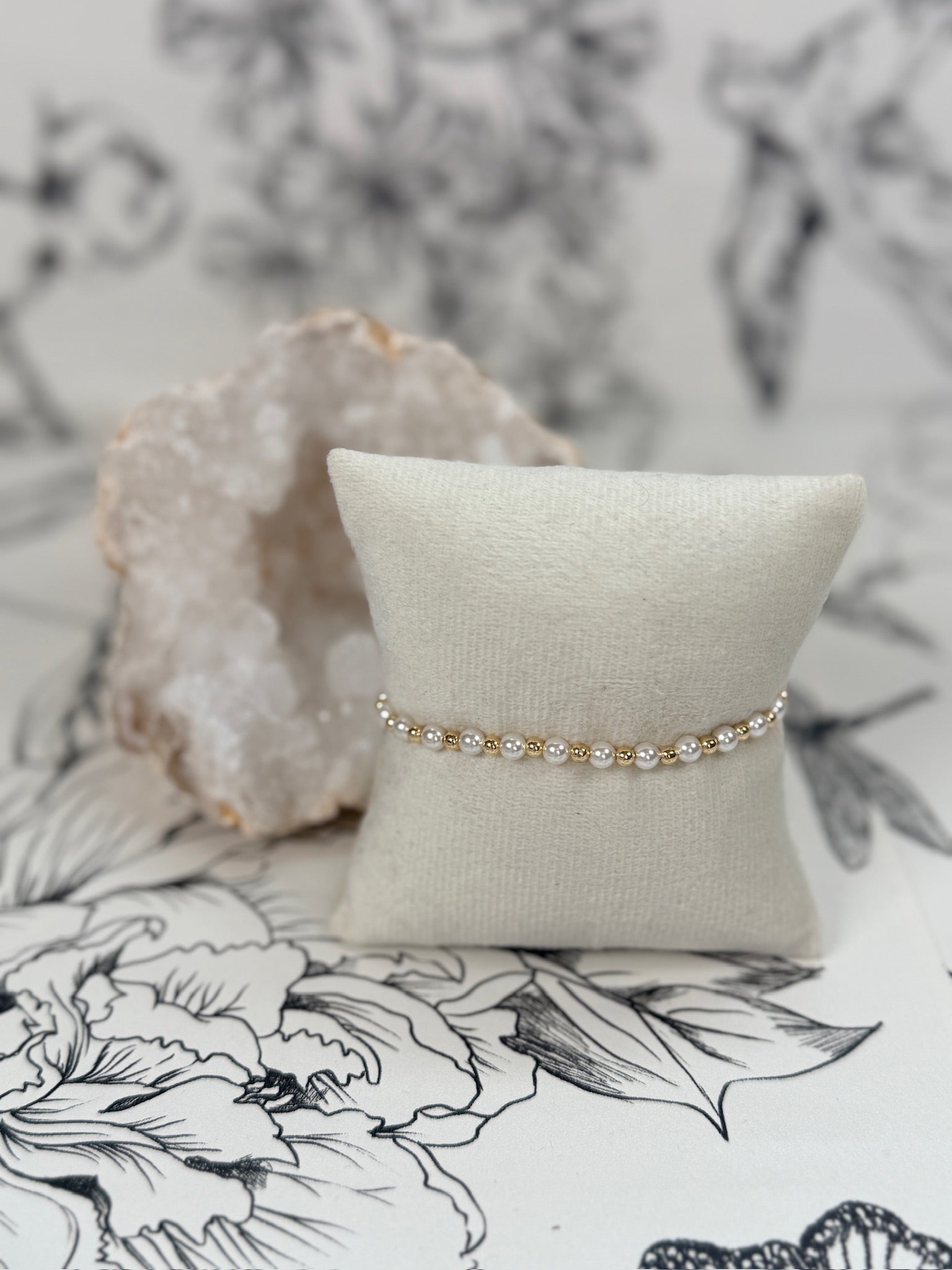 MAE gold pearl stretch bracelet BARA BOHEME