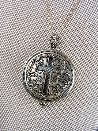 Heirloom Cross Magnifying Necklace