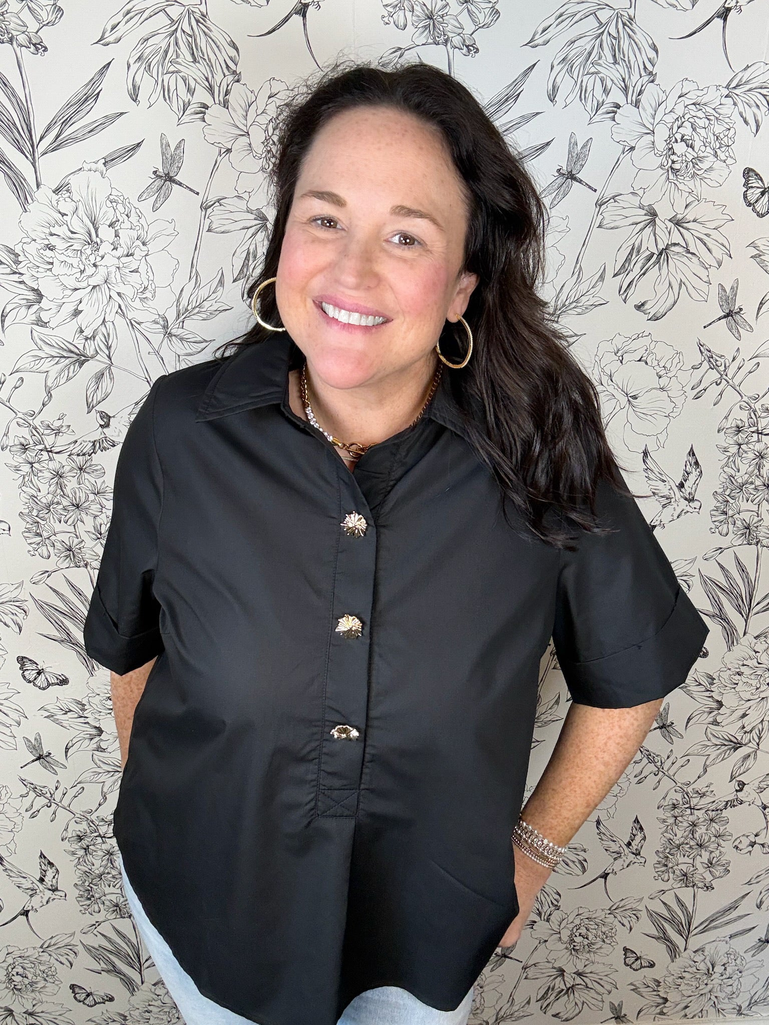 black button up gold buttons ENTRO