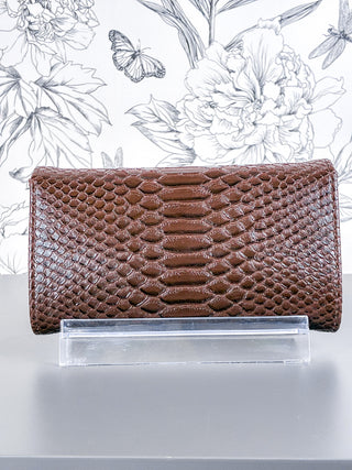 Bianca Faux Alligator Clutch | Chocolate