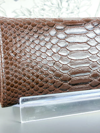Bianca Faux Alligator Clutch | Chocolate