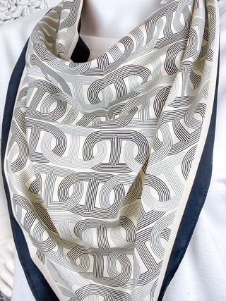 Triangle Scarf | Grey
