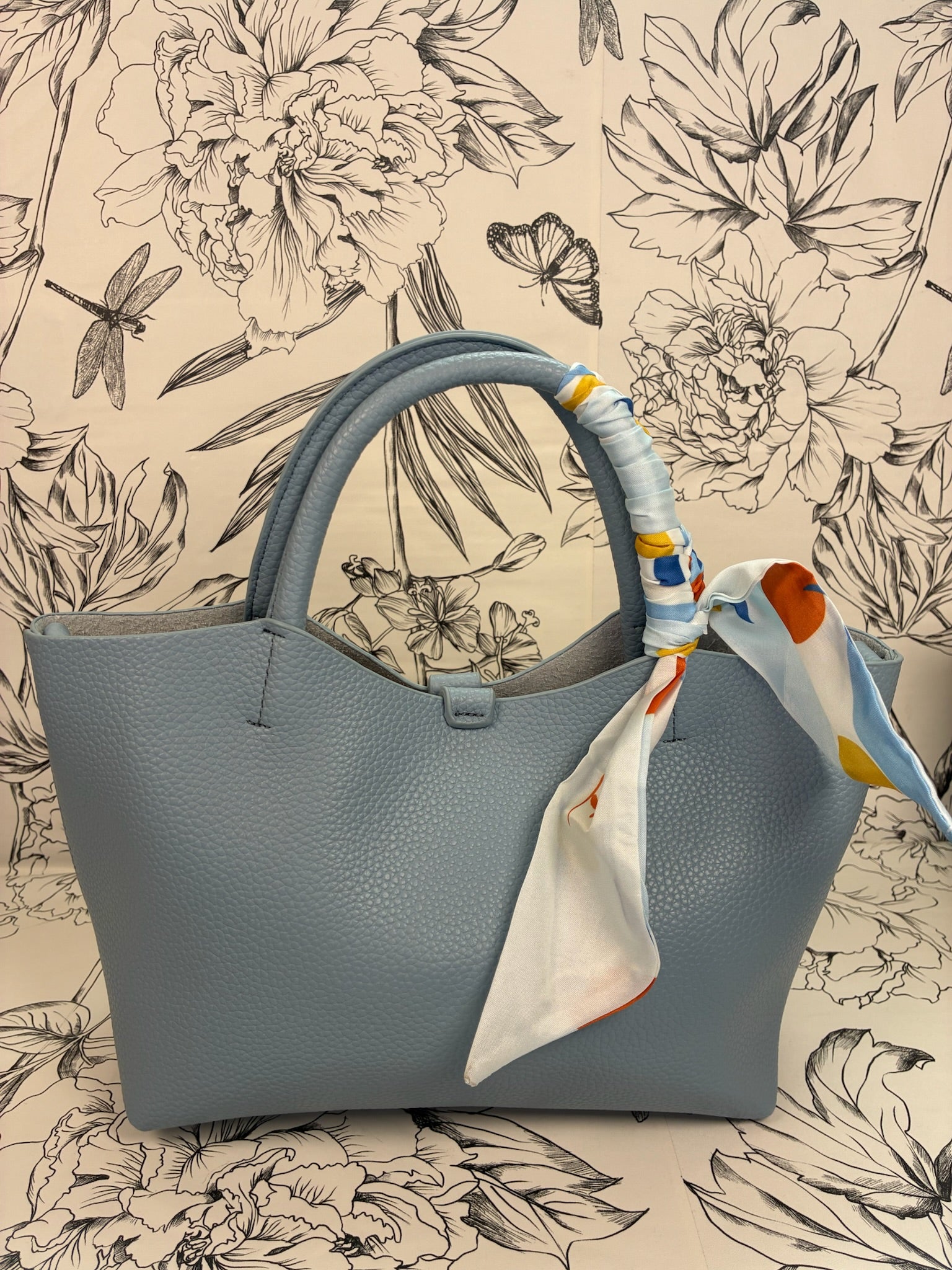 venice bag in light blue
