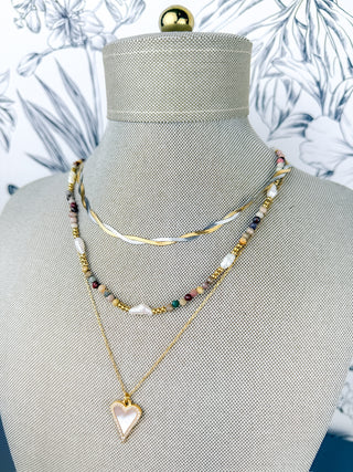 White Shell Heart Necklace | Gold