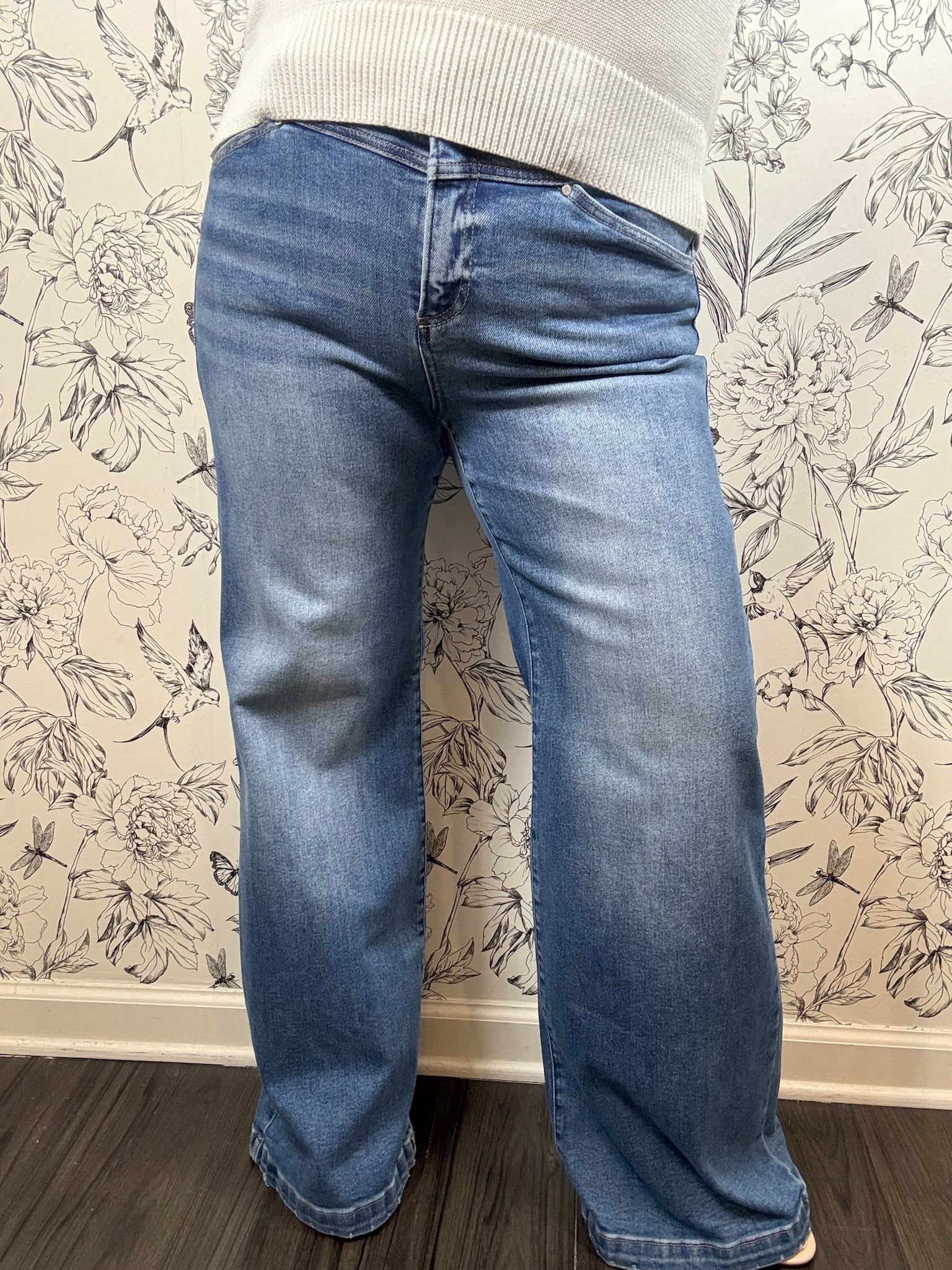RISEN JEANS YOKED WIDE LEG HEART POCKETS