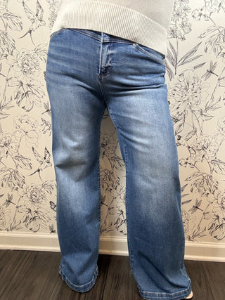 RISEN JEANS YOKED WIDE LEG HEART POCKETS