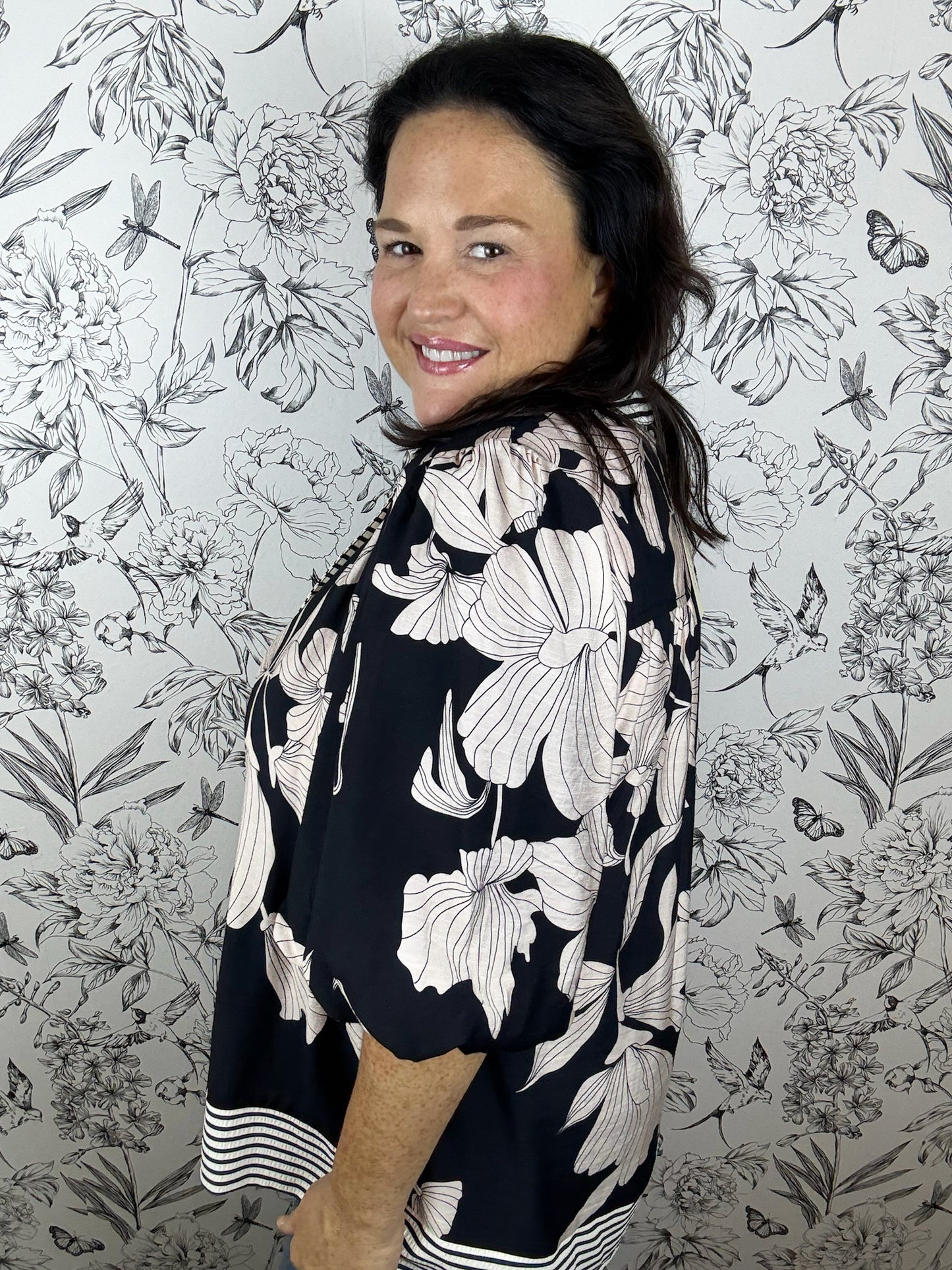 Magnolias at Midnight | Curvy